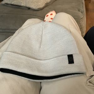 Chill Fighter beanie from Lululemon, unisex